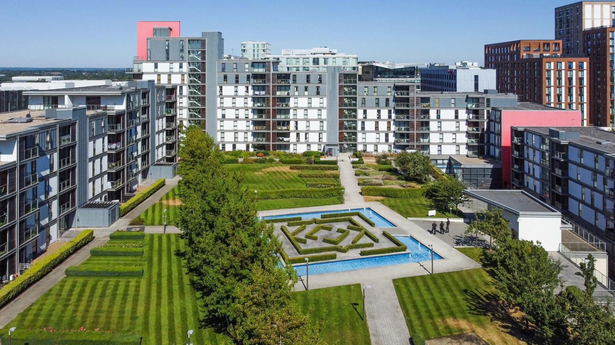 Cotels At Vizion Serviced Apartments, Superfast Broadband, Central Location, Free Parking, Fully Equipped Kitchen Milton Keynes Buitenkant foto