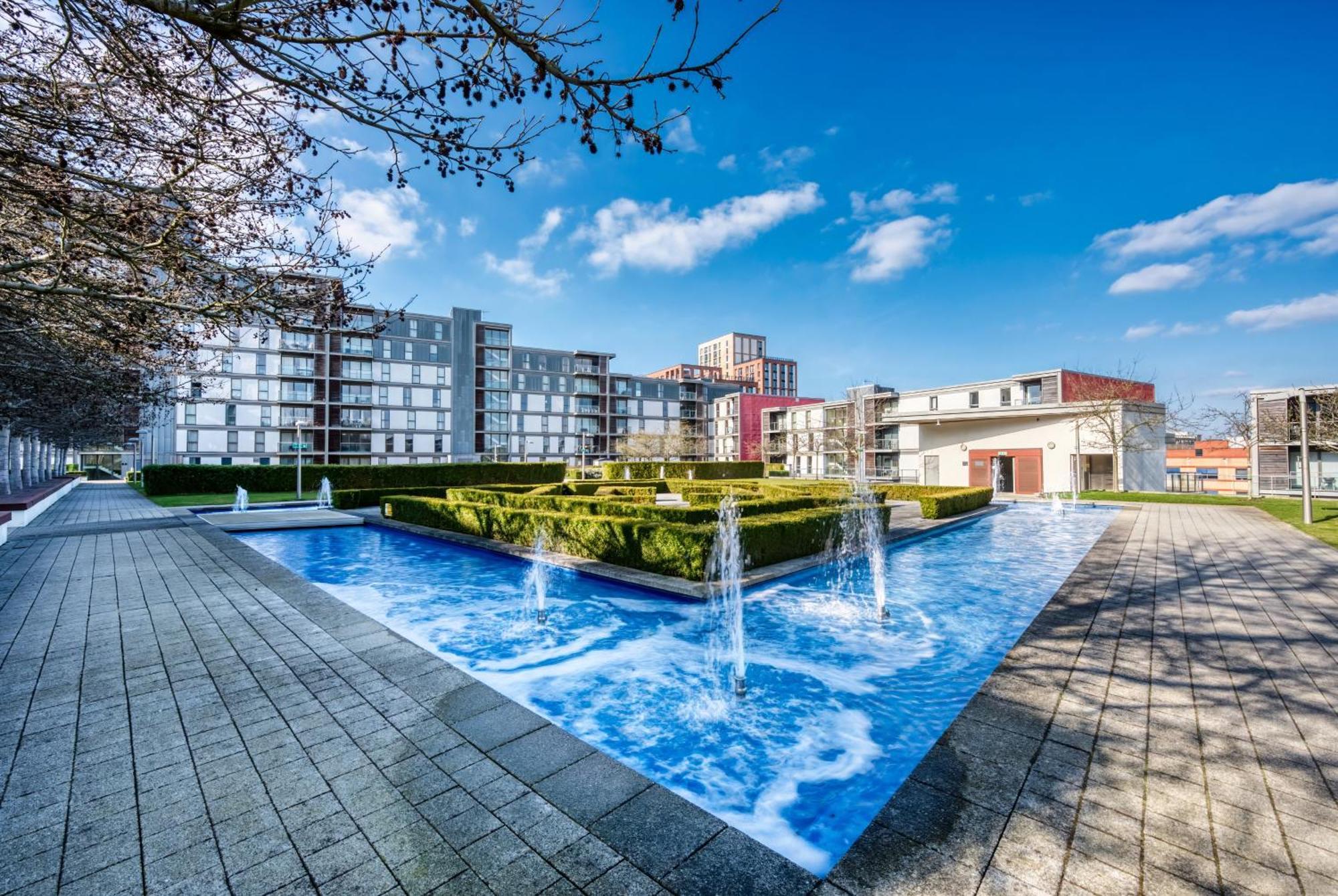 Cotels At Vizion Serviced Apartments, Superfast Broadband, Central Location, Free Parking, Fully Equipped Kitchen Milton Keynes Buitenkant foto
