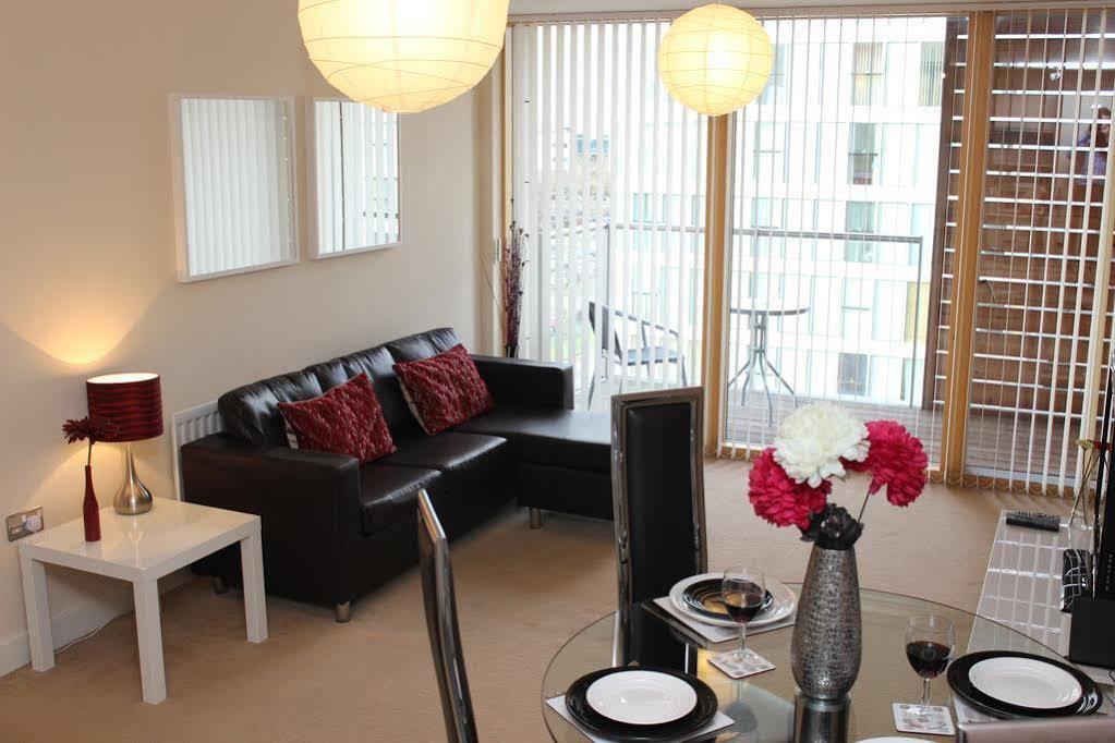 Cotels At Vizion Serviced Apartments, Superfast Broadband, Central Location, Free Parking, Fully Equipped Kitchen Milton Keynes Buitenkant foto